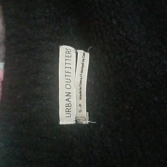 Urban Outfitters Knitted V Neck Sweater - Picture 4 of 4